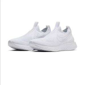 Women’s Size 7.5 Nike White Epic Phantom React